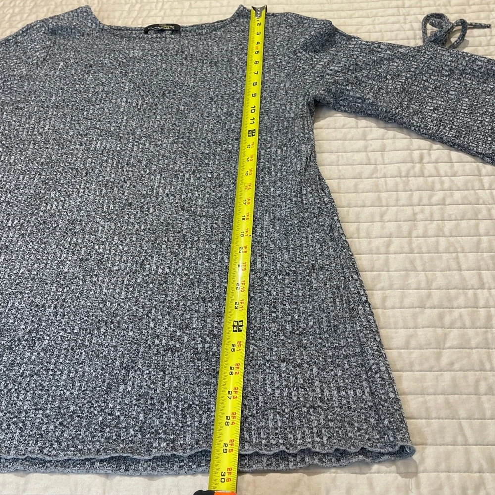 Suzanne Betro Gray Sweater WOMENS SIZE L PULLOVER BELL SLEEVES